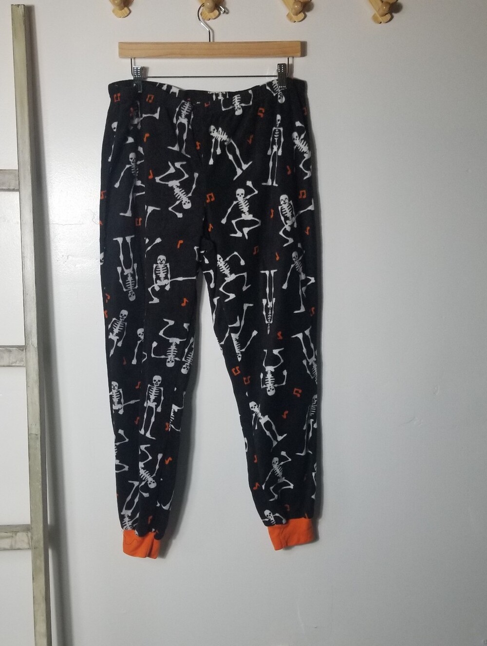 HALLOWEEN FAMILY PAJAMAS WOMEN'S HALLOWEEN SKELETON FLEECE PJ PANTS SIZE LARGE
